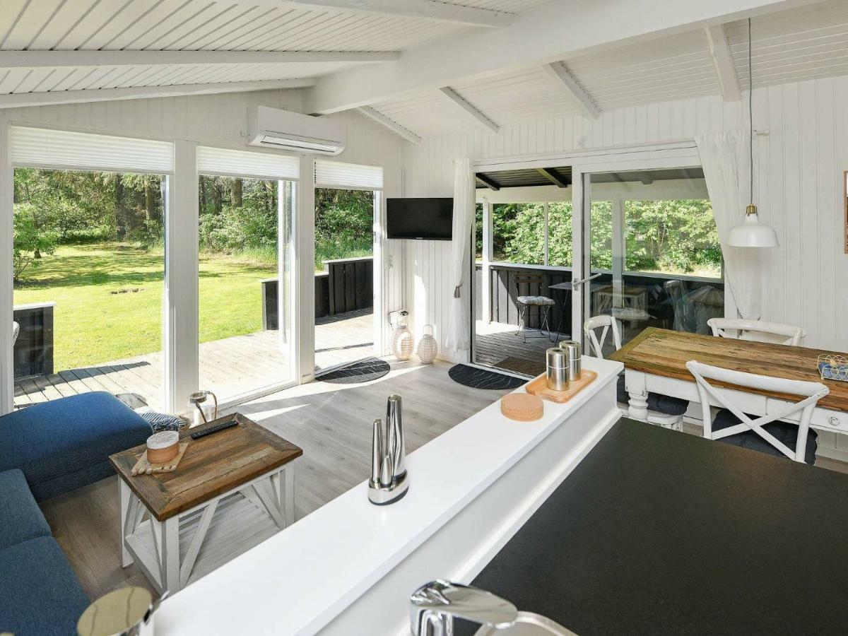 5 Person Holiday Home In Oksb L Dyreby Экстерьер фото